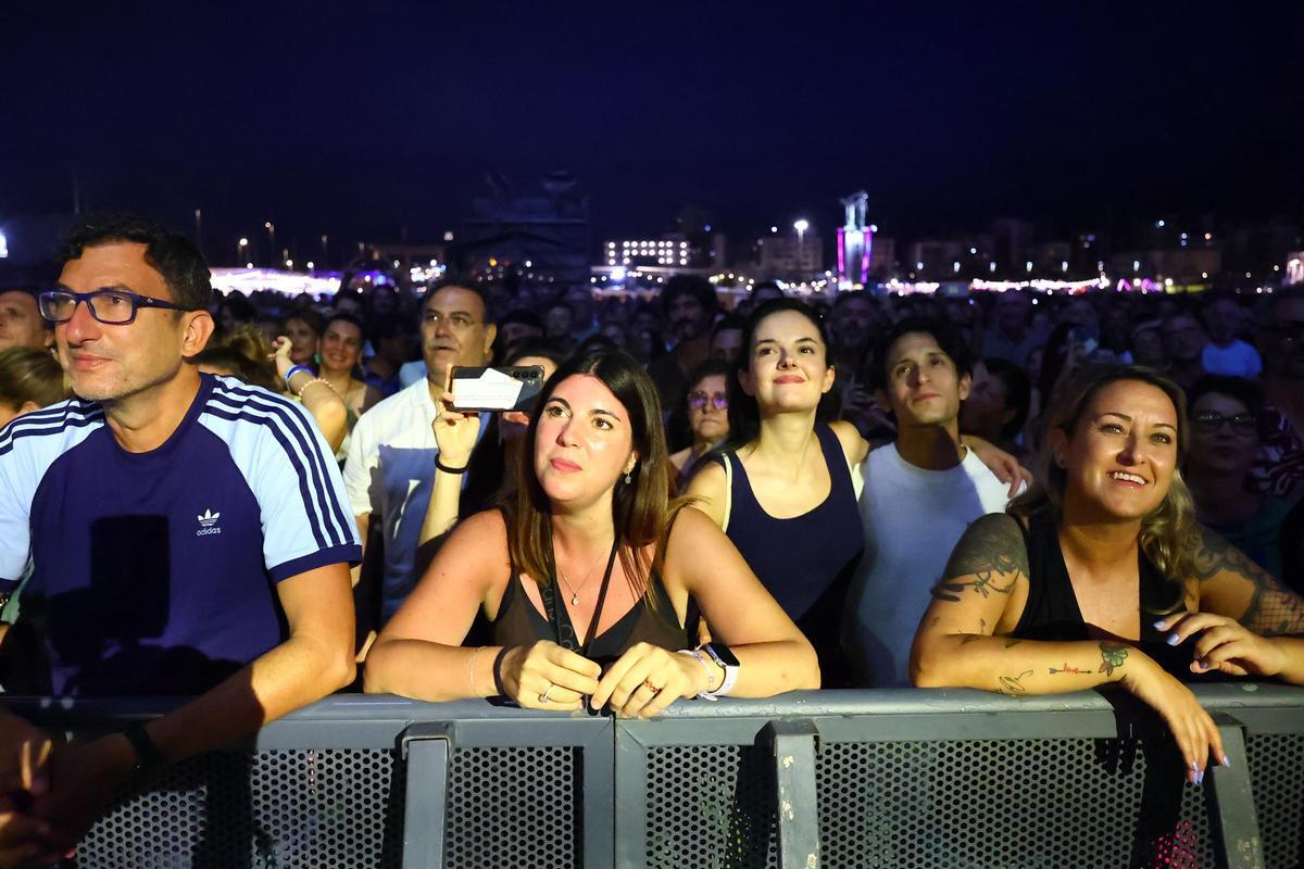 Galería: Iván Ferreiro tiende un puente entre memoria y presente en el SOM Festival