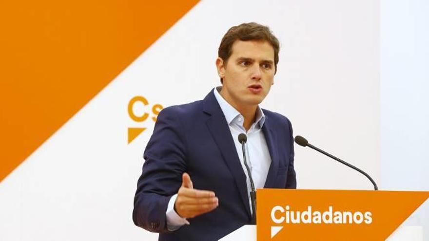 Rivera dona suport «sense fissures» al Govern espanyol