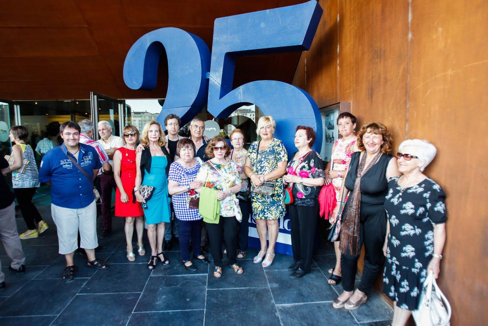 Asocación de artistas AMART de Castelló en la gala del 25º aniversario de Levante de Castelló.