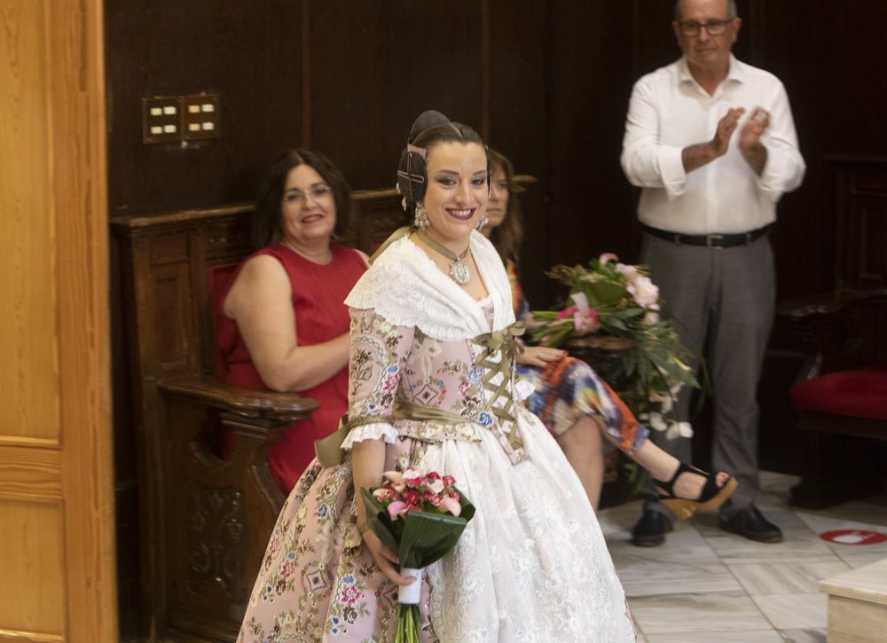 Claudia y Maite son proclamadas las nuevas Falleras Mayores de Sagunt.