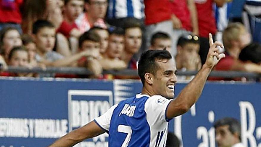 Juanmi celebra el 0-1 a Pamplona