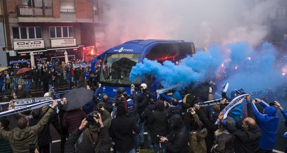 Llegada del Real Oviedo al Tartiere