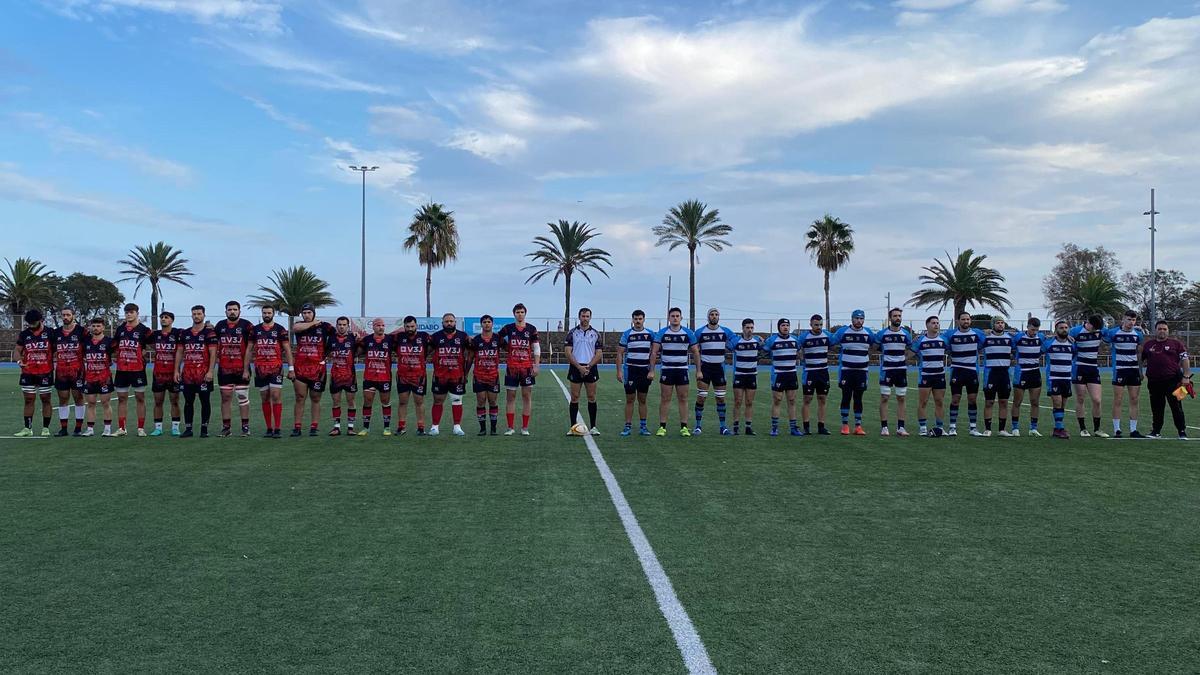 Antes del partido se guardó un minuto de silencio por los afectados por la DANA.