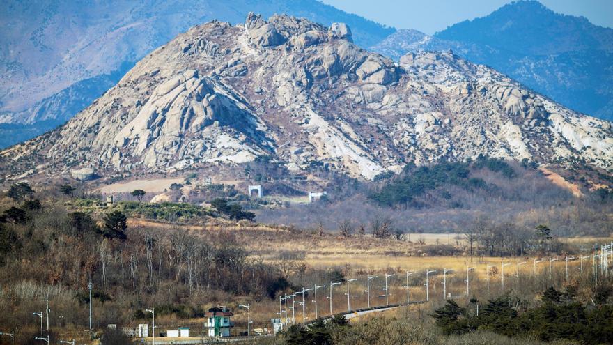El ejército surcoreano detecta el paso a Corea del Norte de una persona no identificada