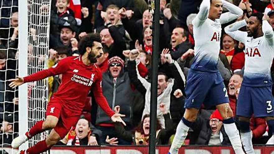 Salah celebra l&#039;autogol davant de la desesperació d&#039;Alli i Rose