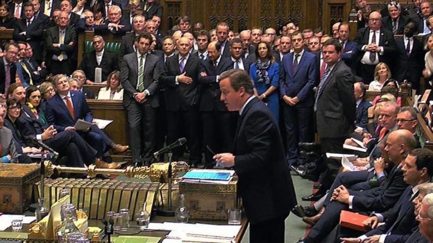 Un informe del Parlamento británico acusa a Cameron y Sarkozy de provocar el caos en Libia