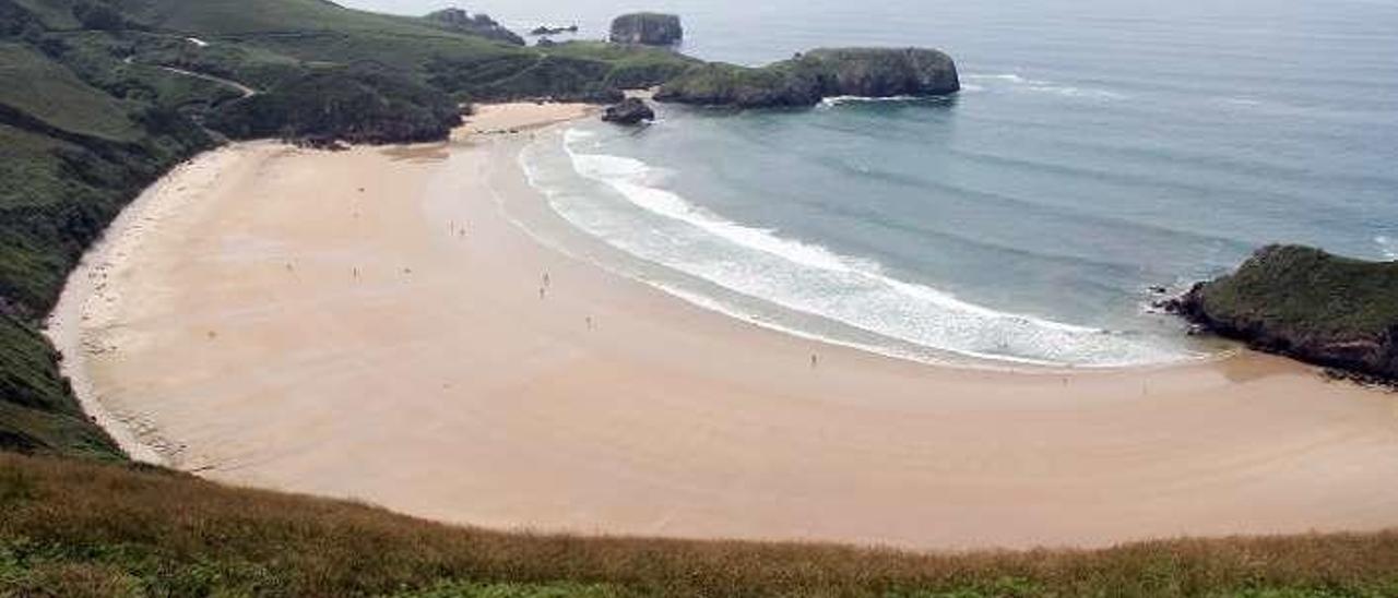 Los llaniscos reniegan del turismo masivo y abogan por conservar el paisaje tradicional