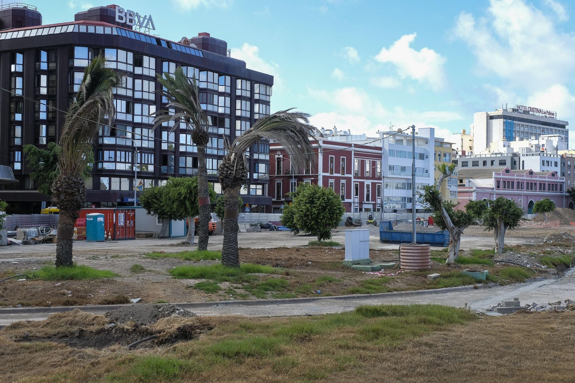 Obras de la Metroguagua en el lado norte de Santa Catalina y Eduardo Benot