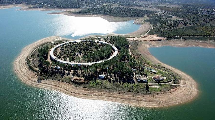 Complejo El Anillo, en el embalse de Gabriel y Galán.