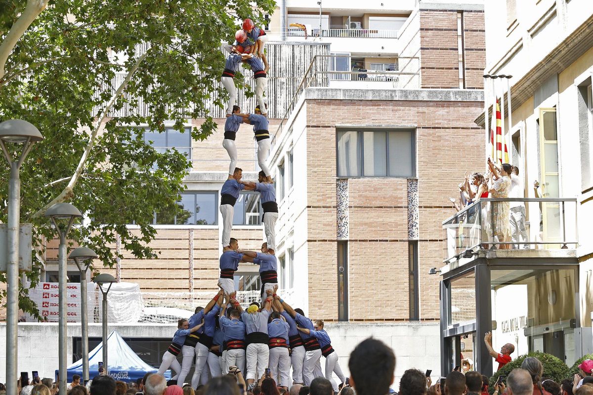 Els Marrecs de Salt durant la diada castellera de la Festa Major de Salt.