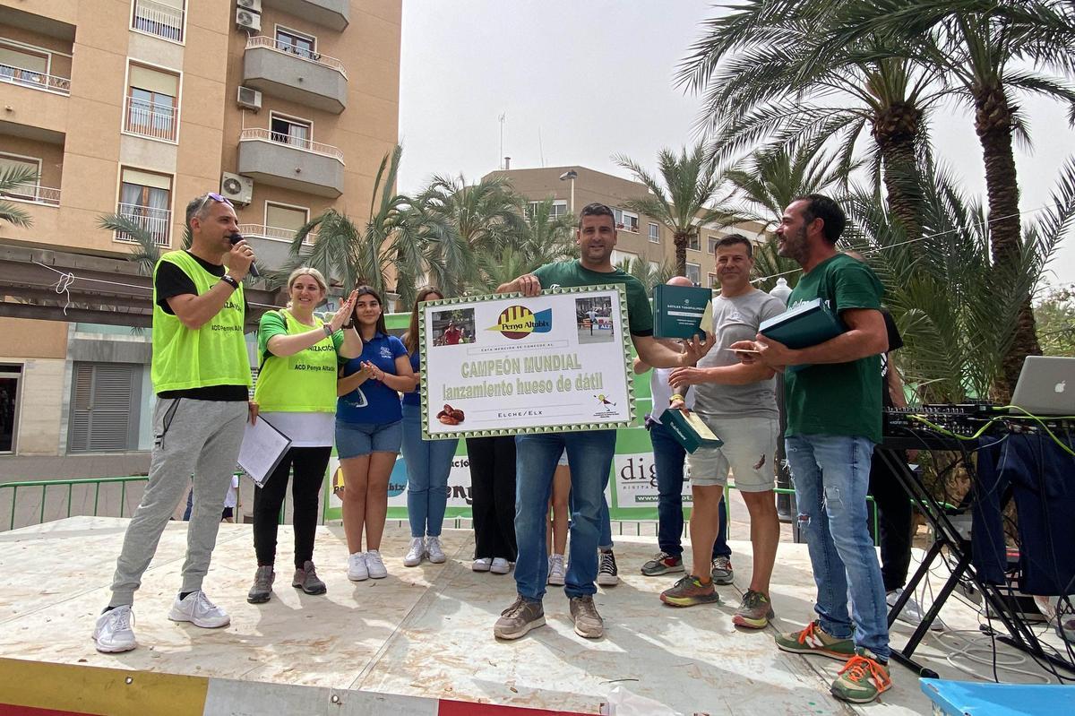 Campeonato mundial de lanzamiento de hueso de datil Campeonato mundial de lanzamiento de hueso de datil