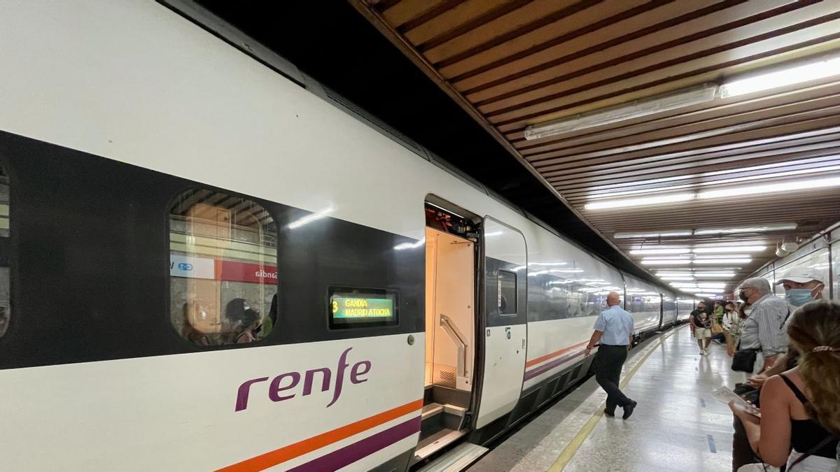 Un tren de Renfe, en una imagen de archivo.