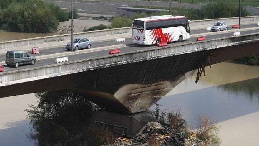 El informe policial confirma que el incendio del puente fue provocado