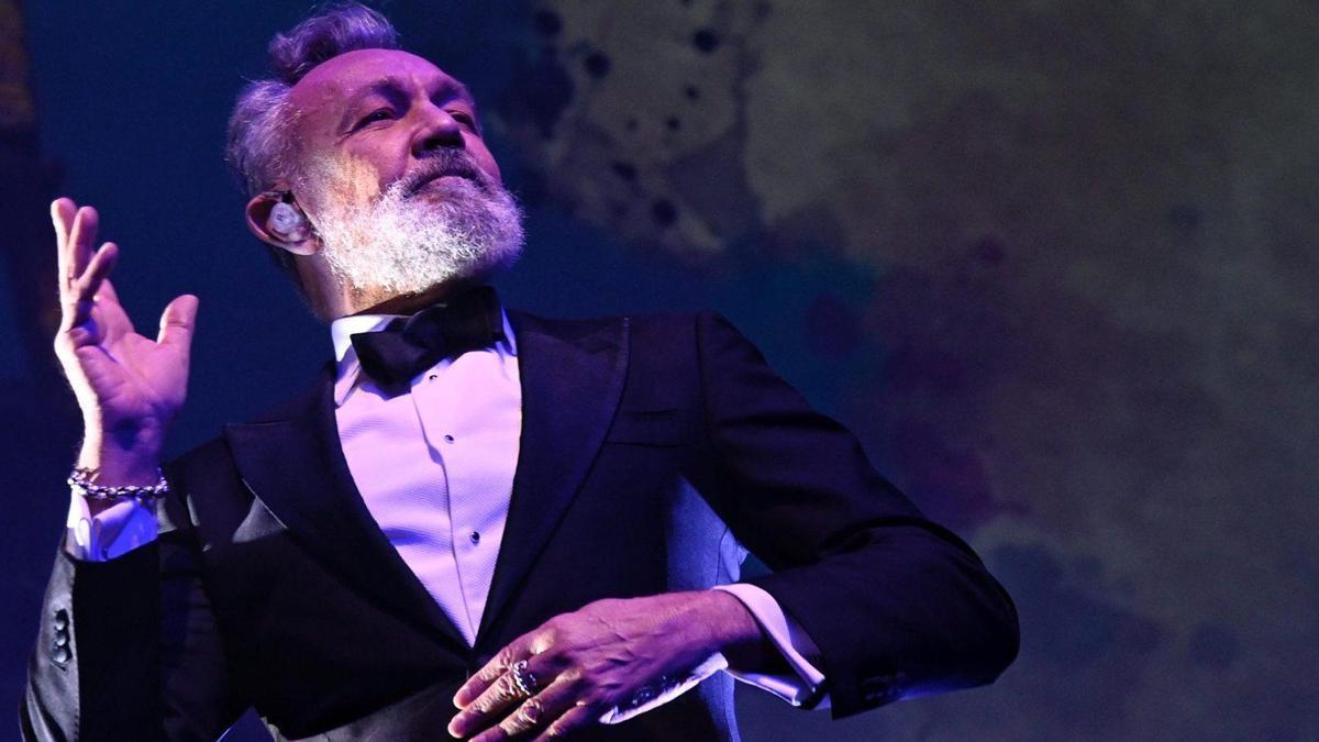 El músico Rafa Sánchez durante una actuación.