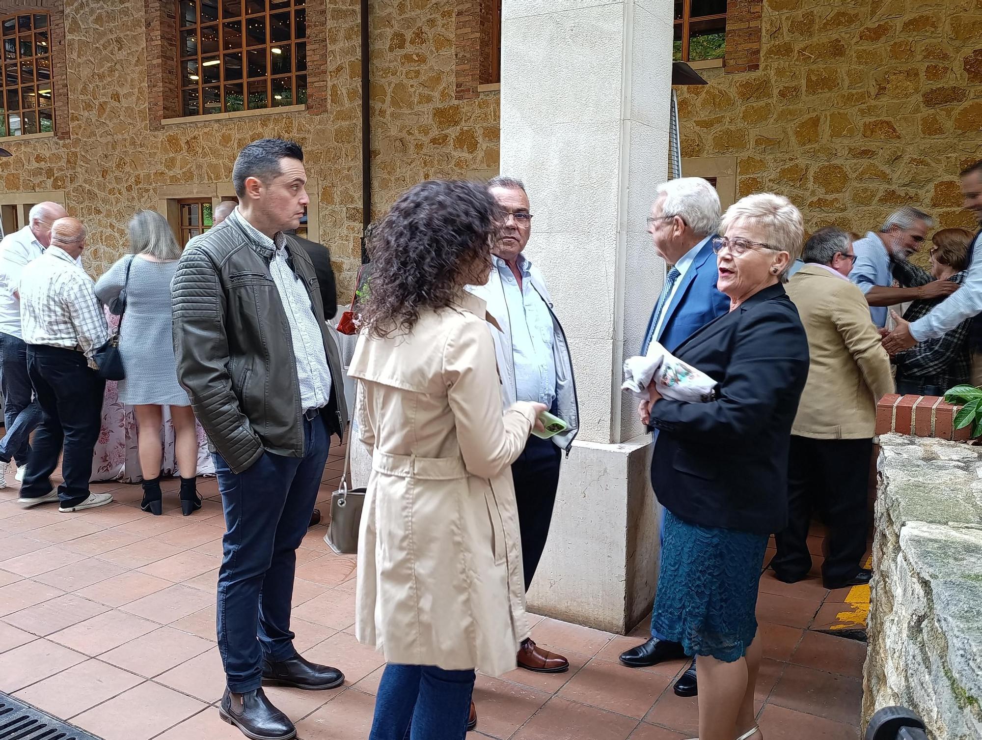 Emotivo y multitudinario homenaje a los sanitarios de Villabona