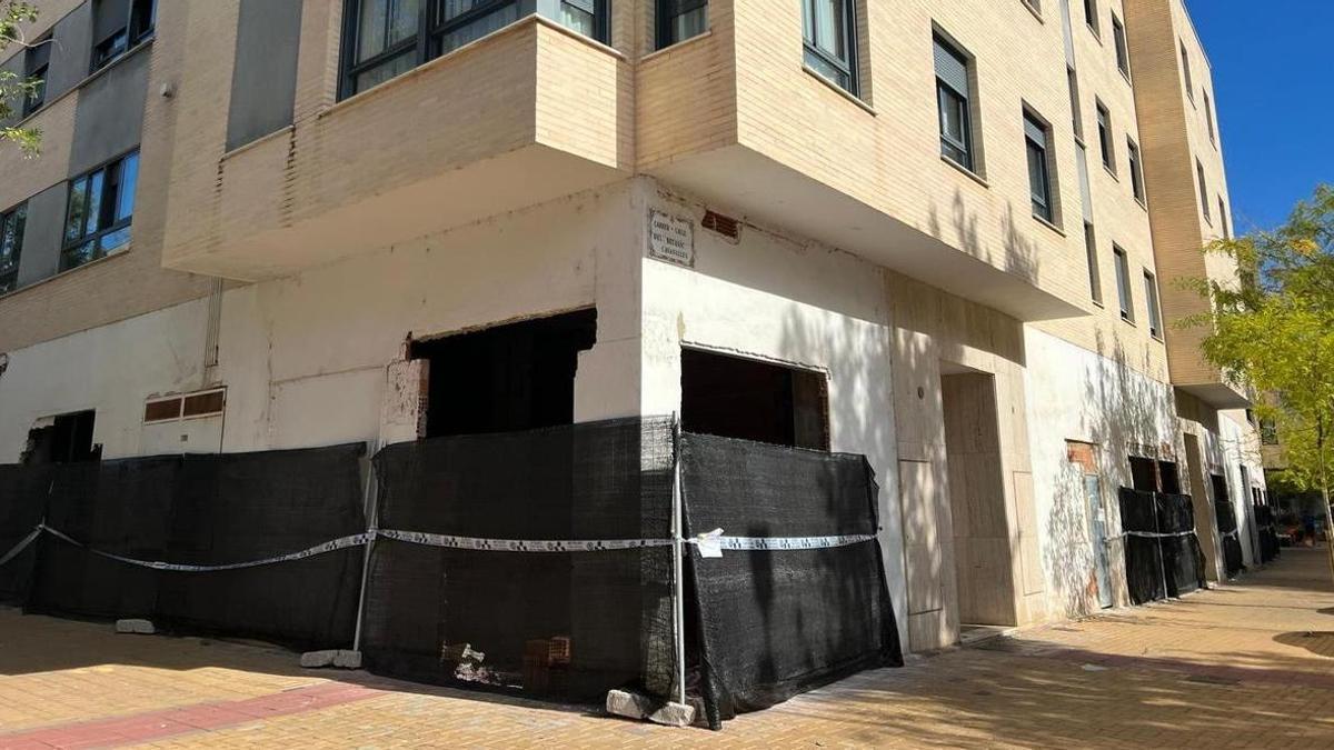 Obras de minipisos en bajos comerciales en el Raval Universitari de Castelló.