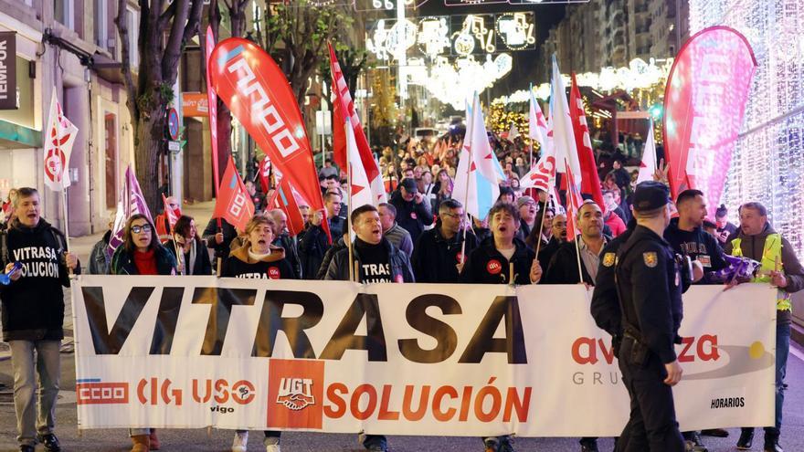 Los trabajadores de Vitrasa volvieron a tomar las calles. Arnoso, en el centro.