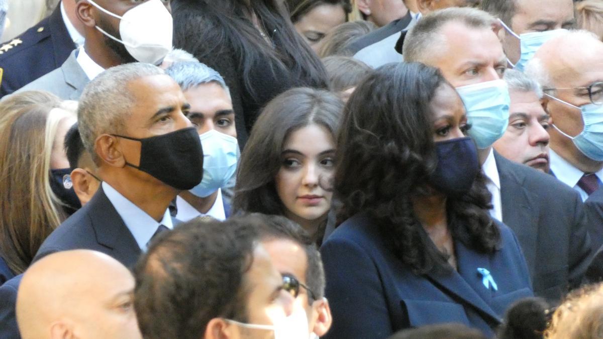 El expresidente de Estados Unidos Barack Obama junto a la exprimera dama Michelle Obama durante el acto en homenaje a los fallecidos en el atentado terrorista del 11 de septiembre