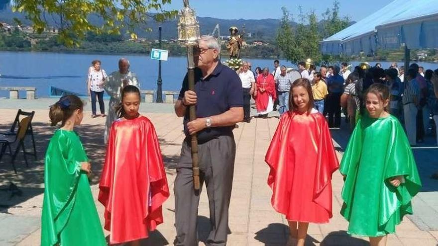 Una vista de la avanzadilla de la procesión de San Roque. // Iñaki Osorio