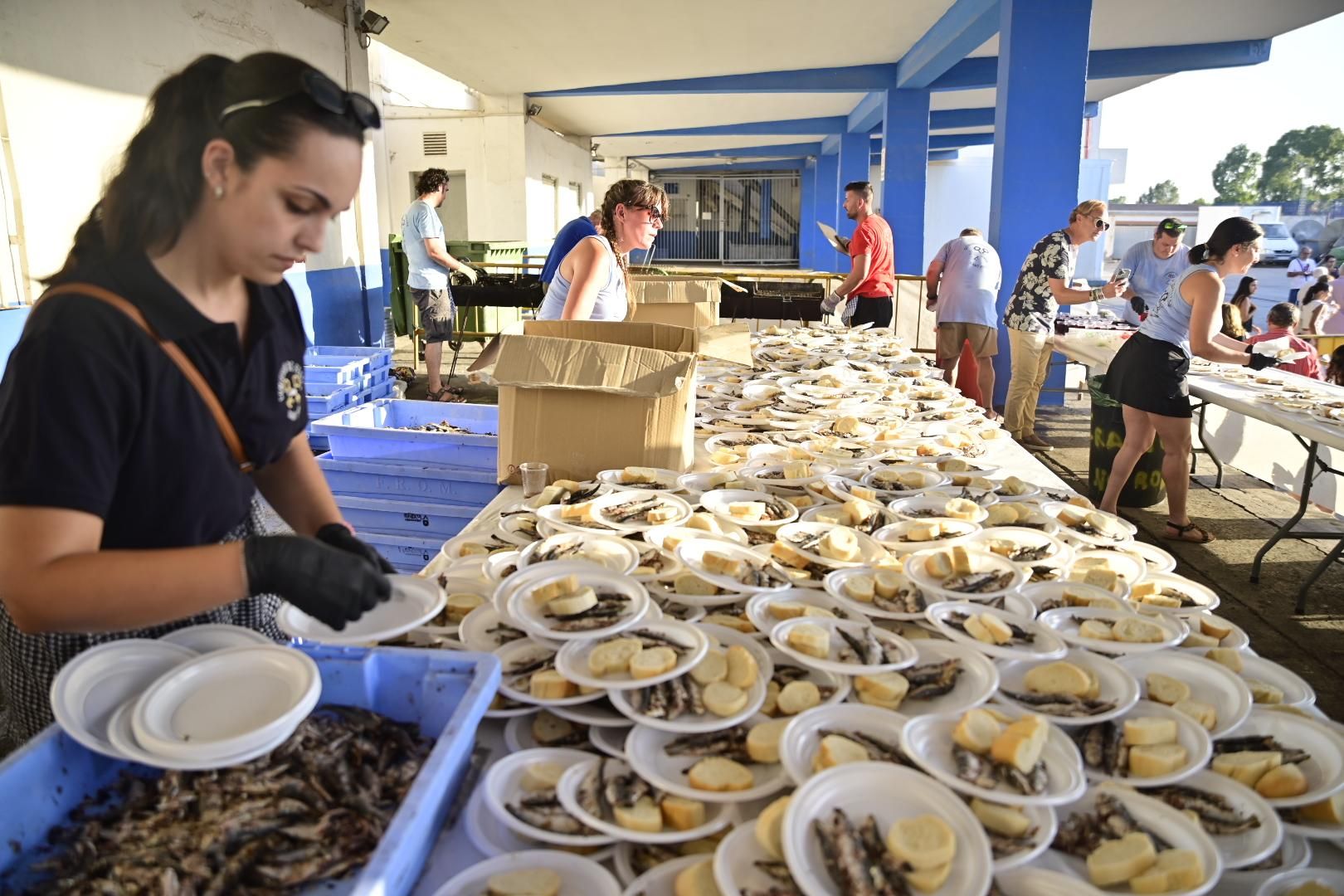 Galería | Torrà de sardinas en el Grau en Sant Pere