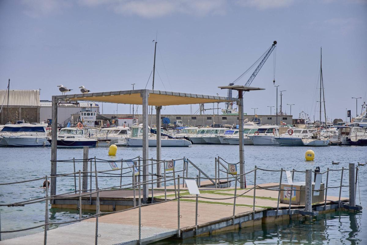 La plataforma de bany adaptat de la platja Gran de Palamós.