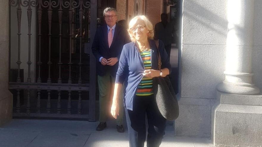 Carmena, tras formalizar su renuncia como concejala. // E.P.