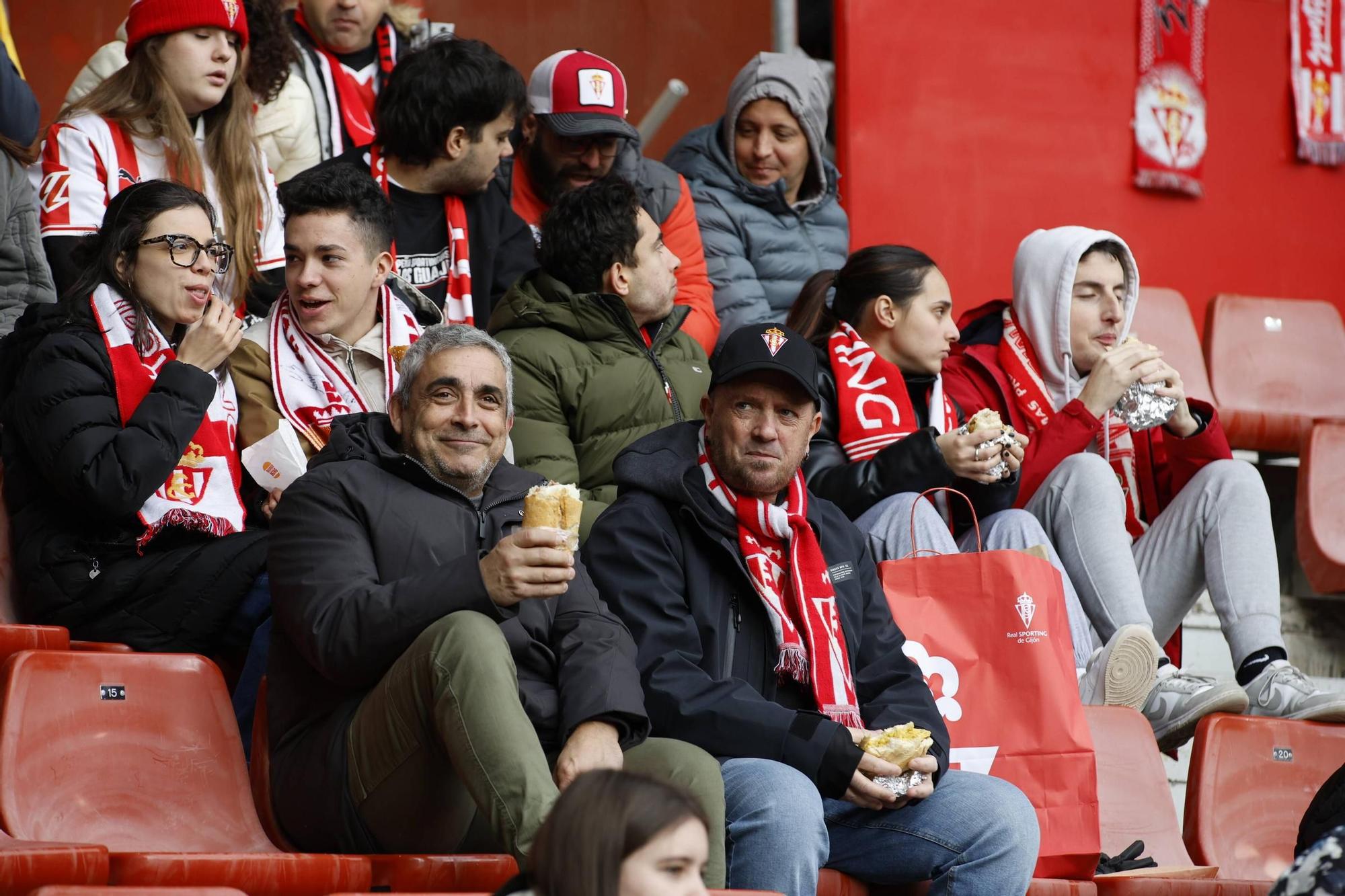 EN IMÁGENES: El partido Sporting- Málaga en el Molinón