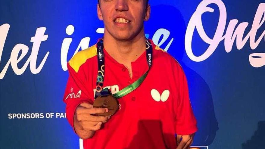 Alberto Seoane ya tiene su bronce