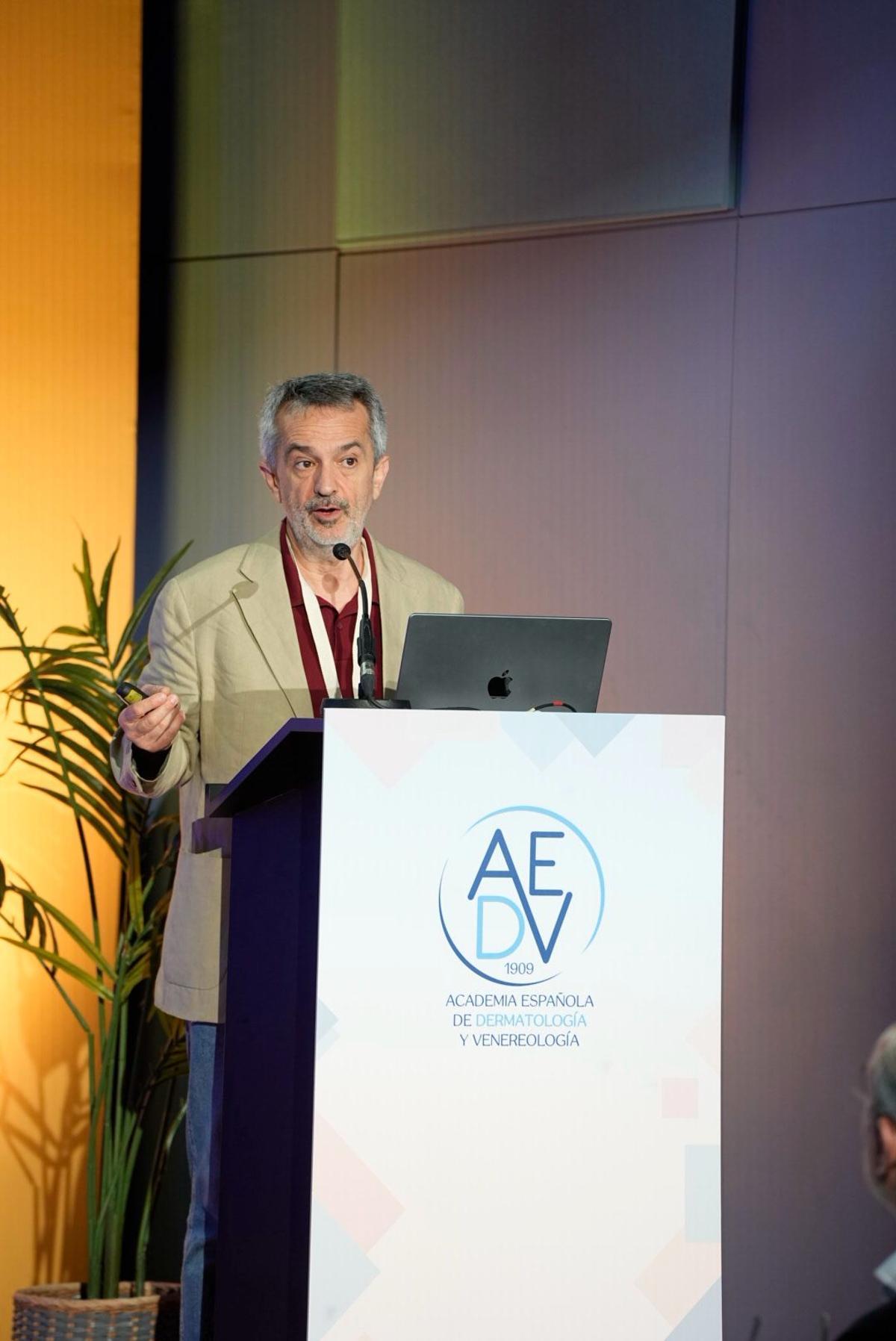 Eduardo Nagore, dermatólogo especializado en cáncer de piel y melanoma.