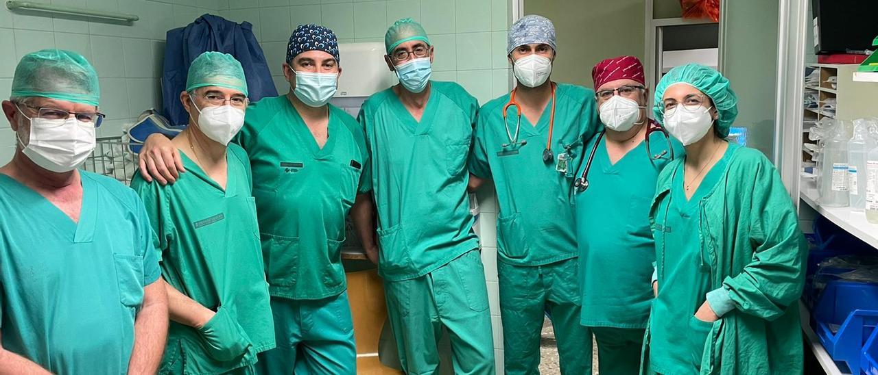 Equipo de médicos de urología y ginecología del Hospital General de Elche.