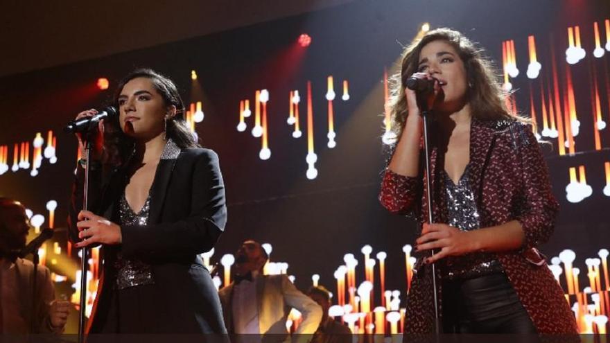 Marta y Julia durante su actuación en la gala 7.