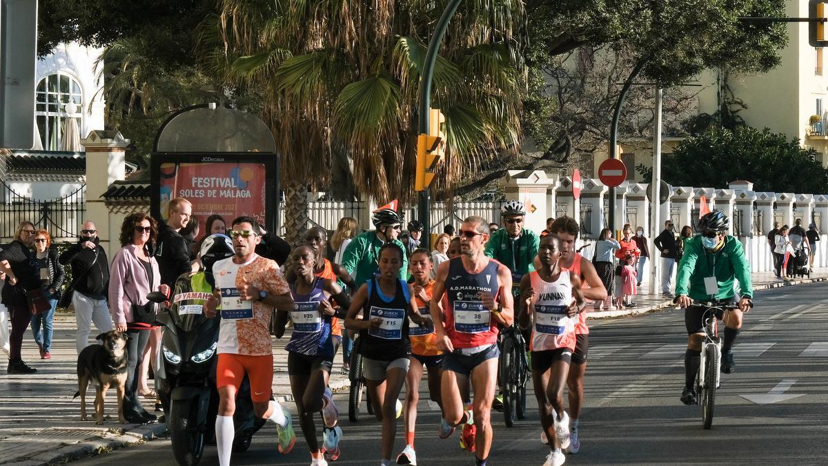 Las imágenes de la Zurich Maratón de Málaga