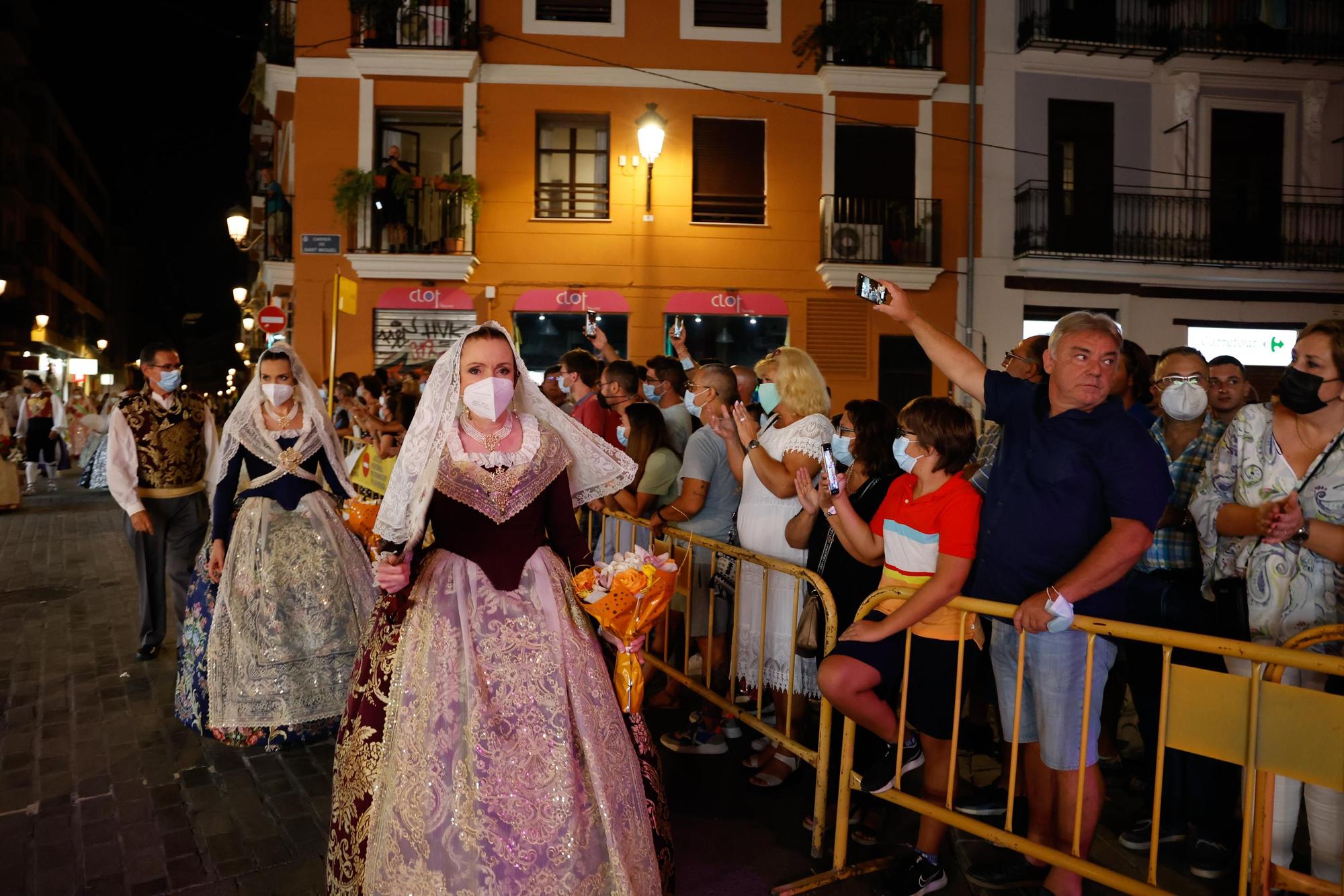 La Fallera Mayor y su Corte de Honor cierran la Ofrenda más atípica