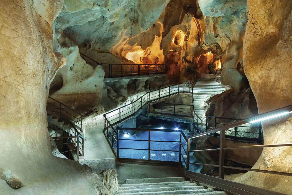 Cueva del Tesoro.