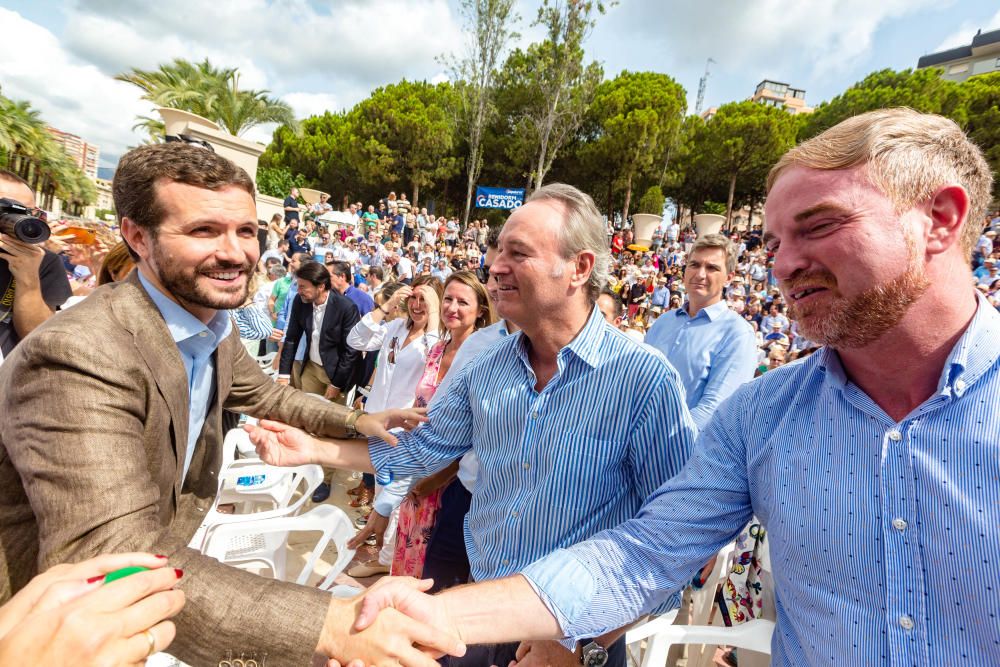 Cerca de 800 personas llenan el auditorio Óscar Esplá del parque de L''Aigüera de Benidorm en el mitin de Pablo Casado