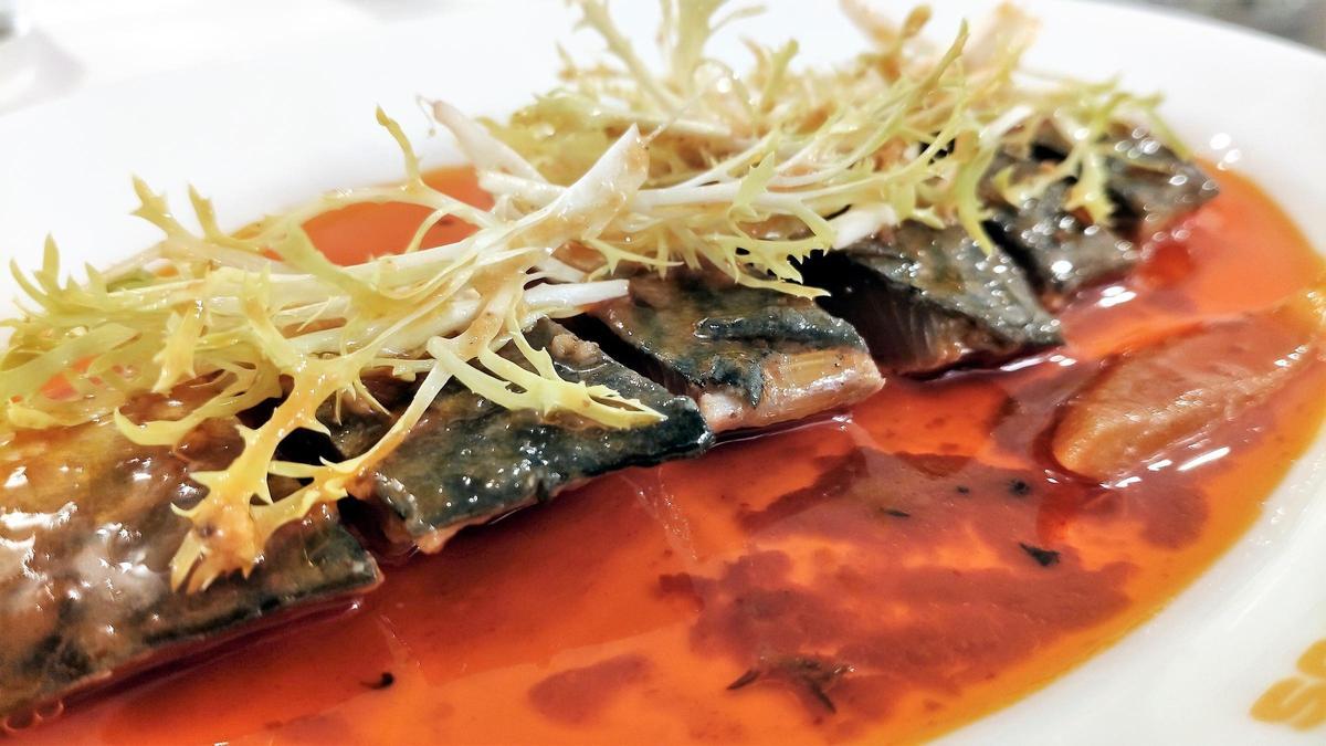 La caballa en escabeche de Bar Dijous.