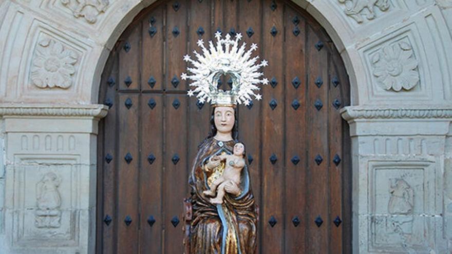 La talla de la Virgen de València, que no guarda similitud con la de los Desamparados