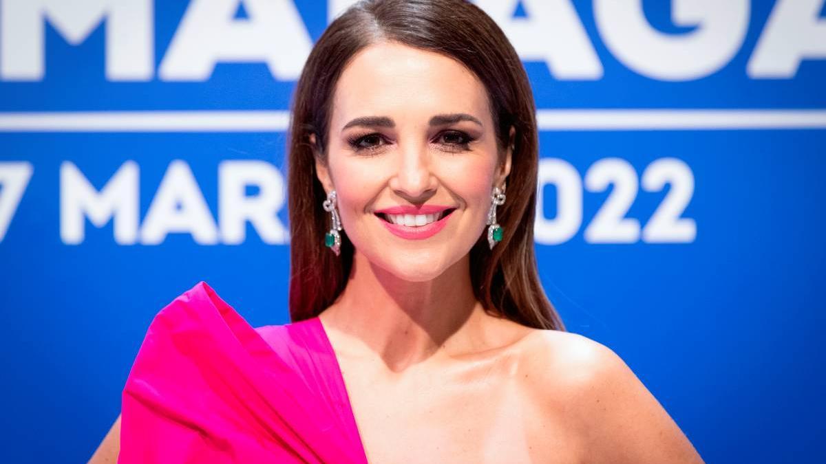 Paula Echevarría confirma que el fucsia es el color de las invitadas esta primavera