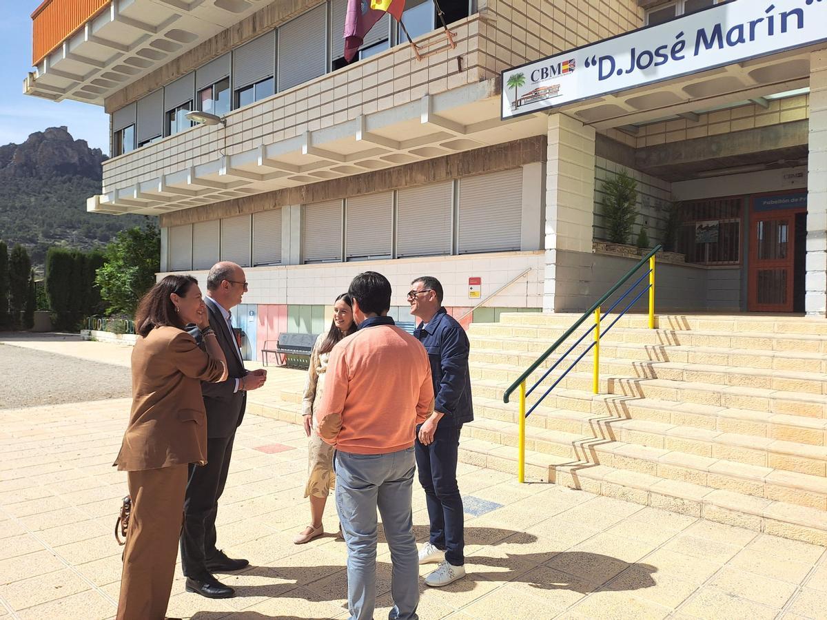 El consejero de Educación y Formación Profesional visitó hoy las nuevas aulas del colegio Don José Marín de Cieza