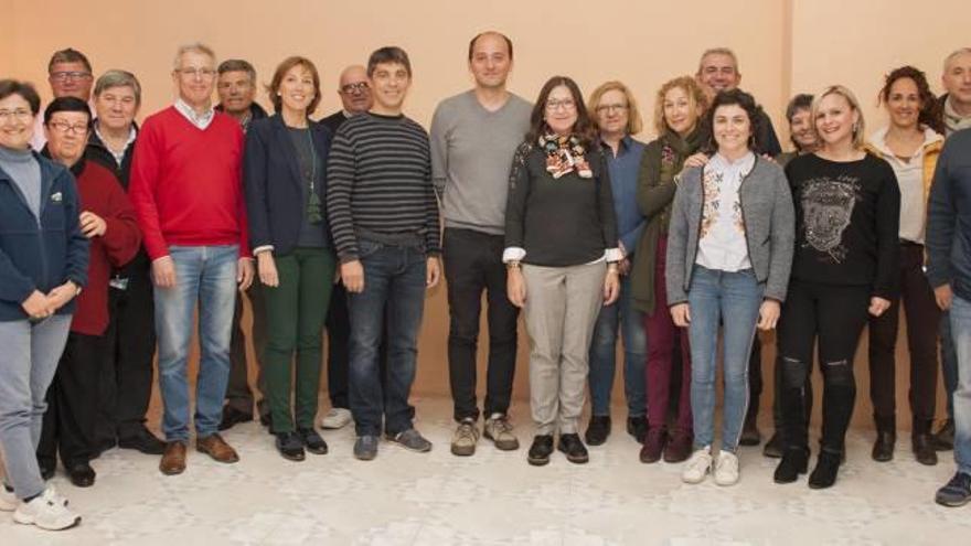 Integrantes de la candidatura de Independents per Llombai.