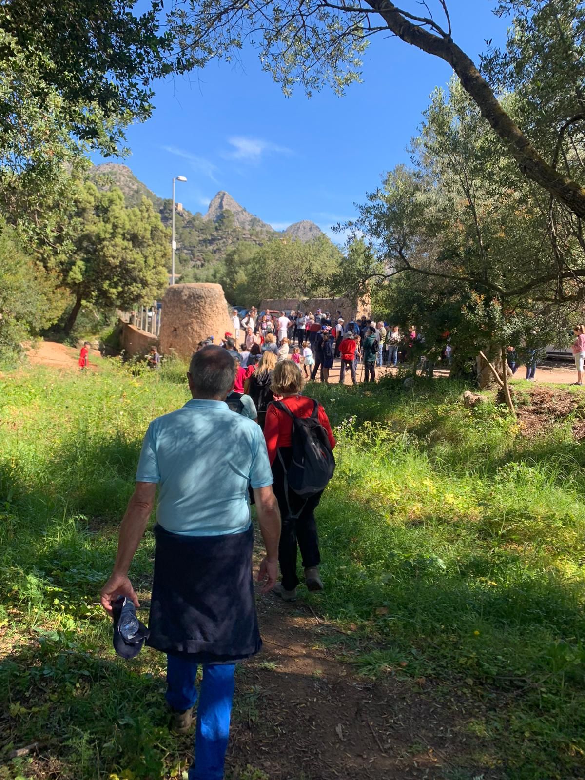 Unas 300 personas exigen la "apertura inmediata" del camí de Passatemps, en Bunyola