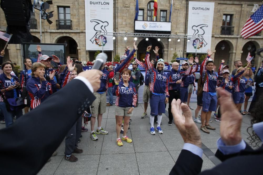 Los participantes en el Mundial de Duatlón toman Avilés