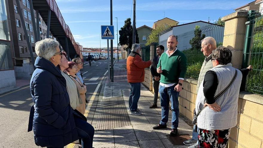El PP de Corvera denuncia el "mal estado" del ascensor de La Estrada