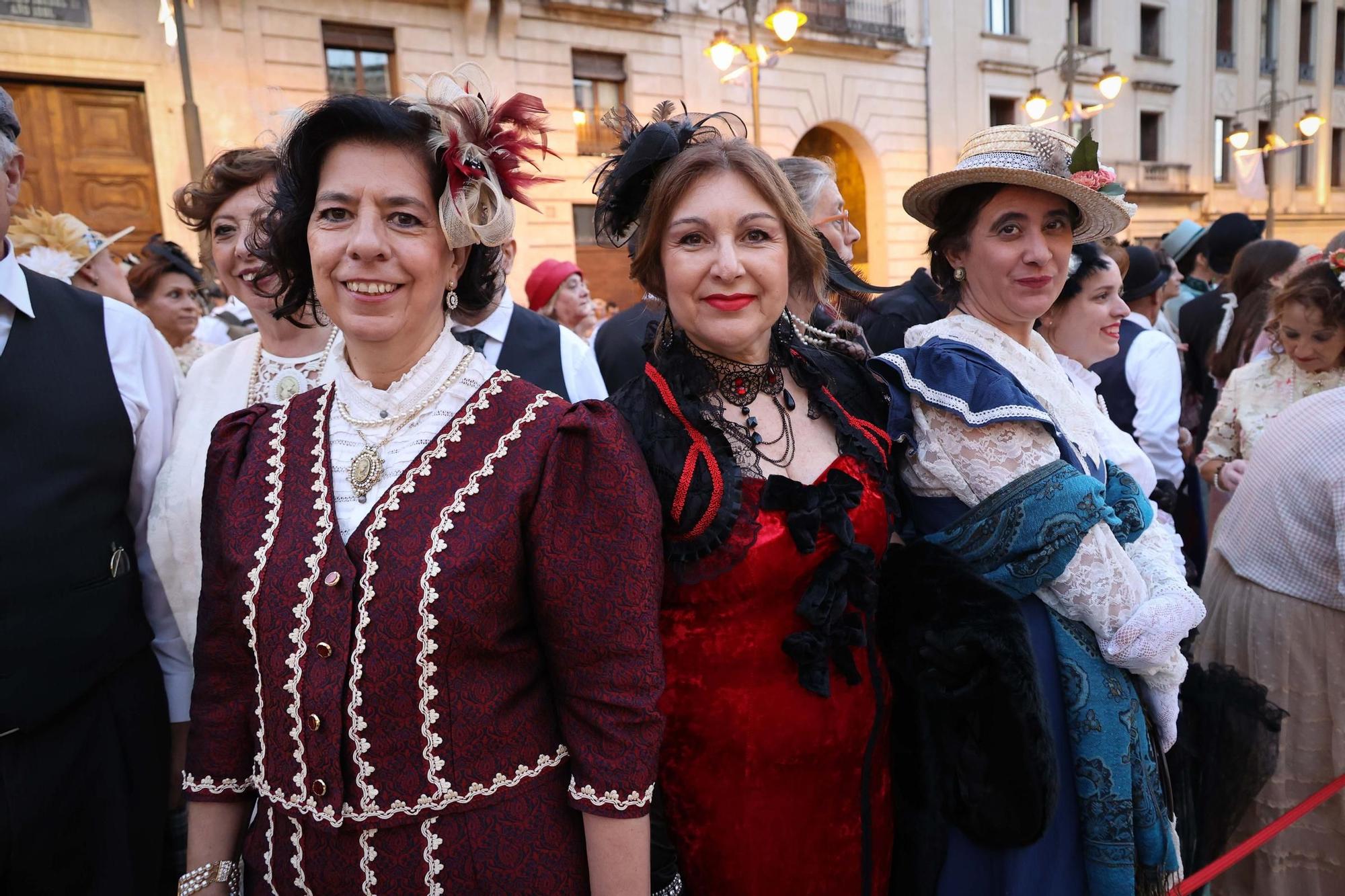 Inicio de la Feria Modernista de Alcoy 2025