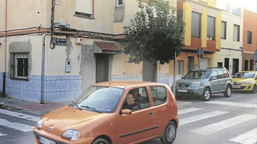 Intoxicados seis menores en el incendio de una casa en Vila-real