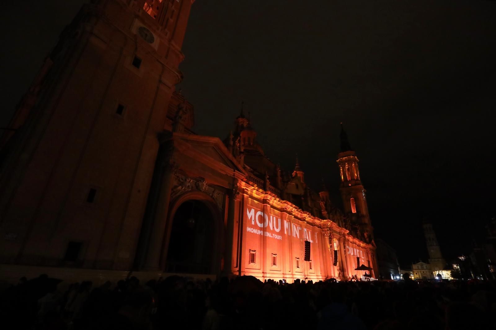 En imágenes | El 'Monumental Tour' llena la Plaza del Pilar de Zaragoza con su espectáculo único
