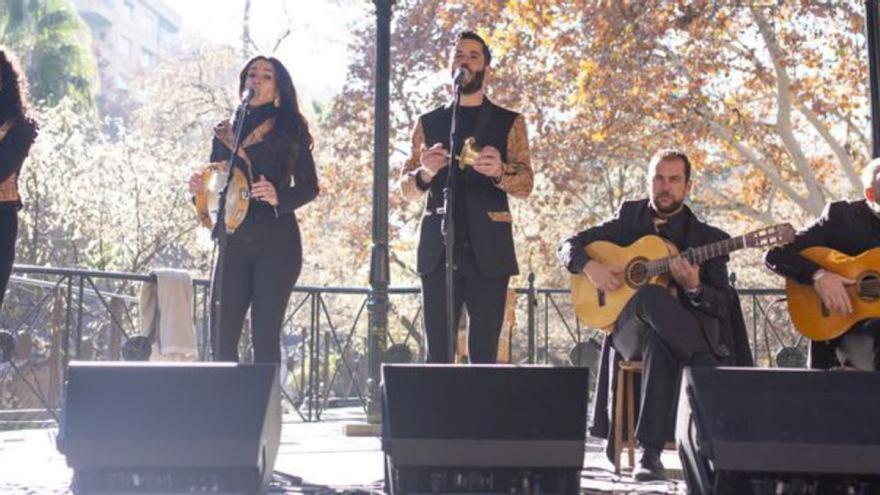 La Zambomá Flamenca del grupo Amariz, en el bombo