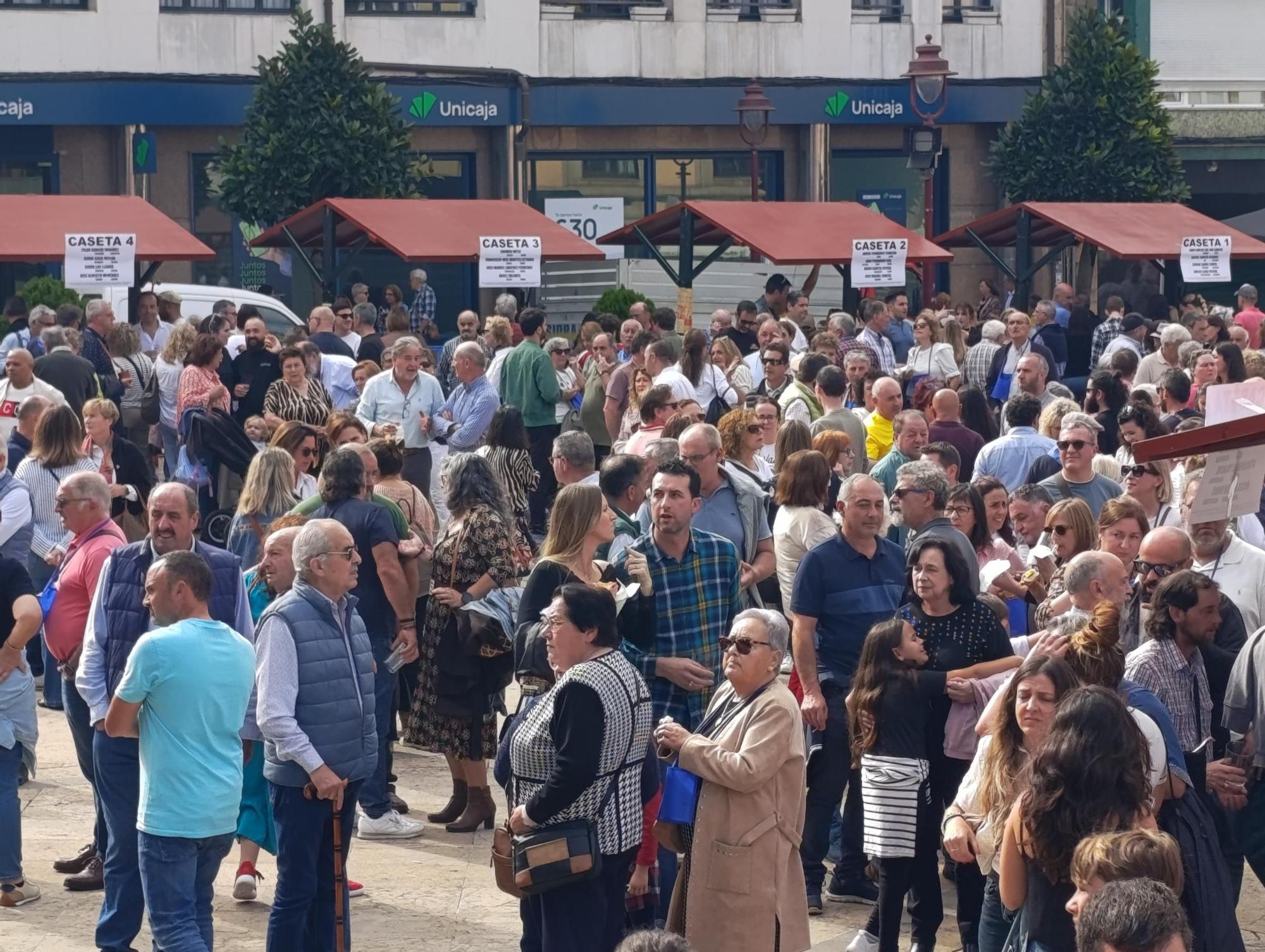Héctor García, de Llanes,  gana la "champions" de la sidra casera en Villaviciosa