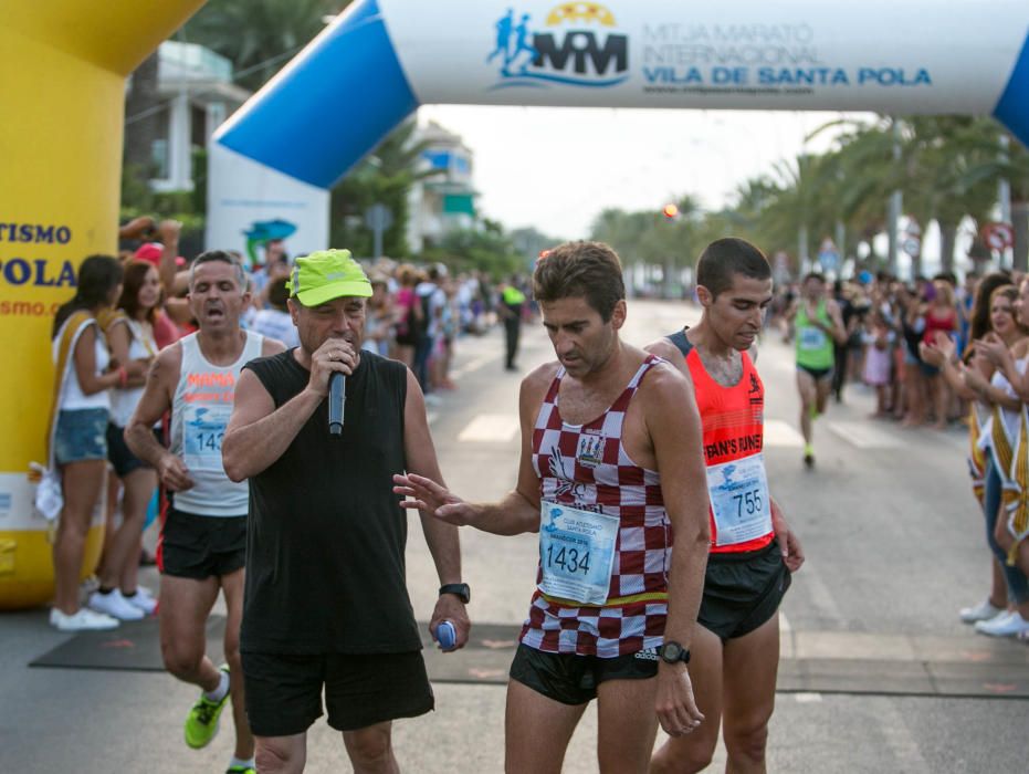 Madrugón festivo y atlético en Santa Pola