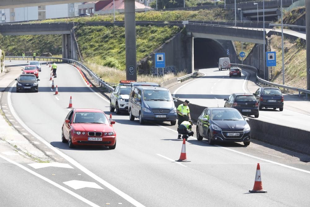 Tráfico corta hoy un carril de acceso a Vigo en la AP-9 para reconstruir el accidente mortal de tres menores en Teis